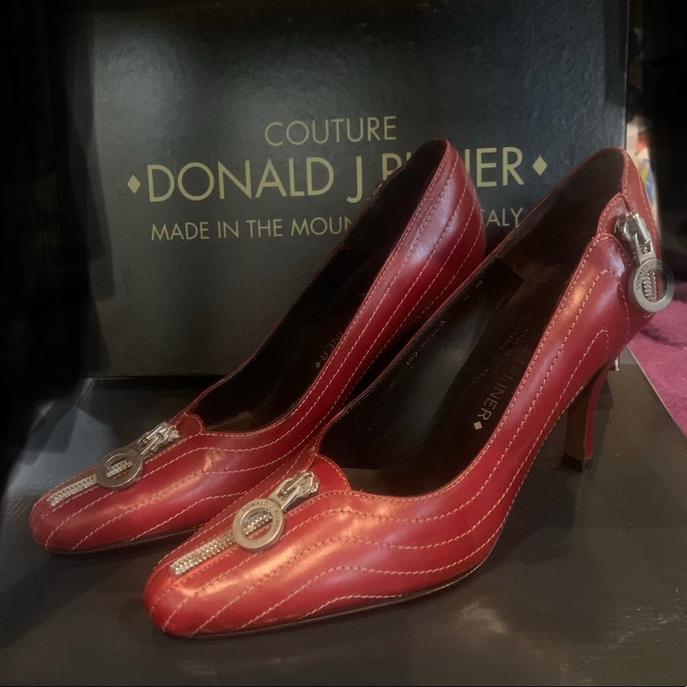 👠Vintage red pump Donald Pliner Couture NWT 👠